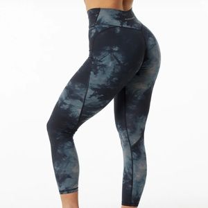 Alphalete leggings